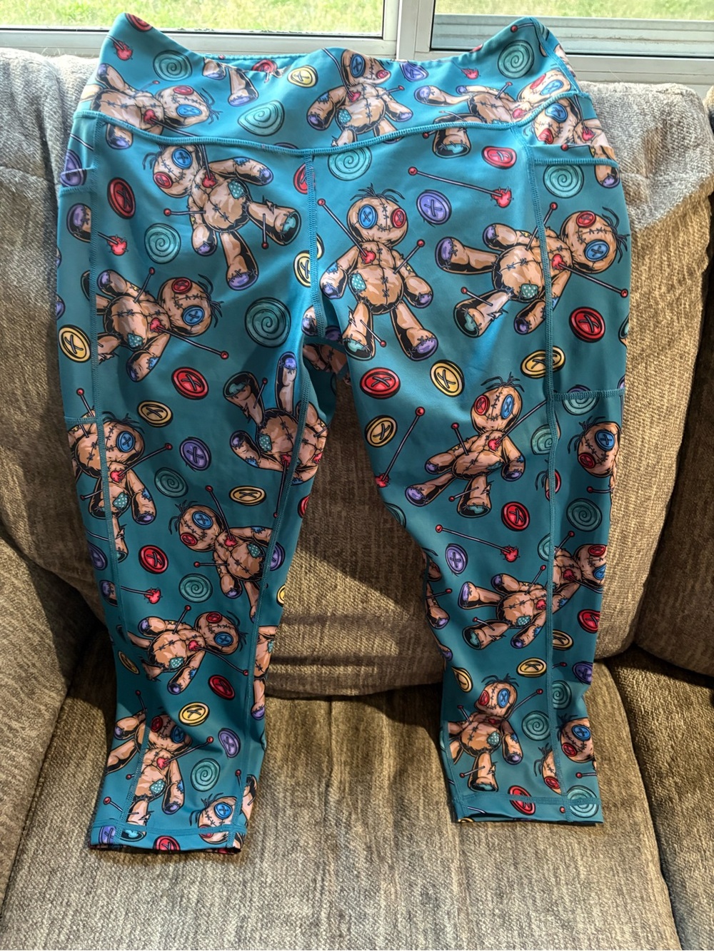 Constantly Varied Gear Teal Capris with Multicolor Voodoo Doll Print Large